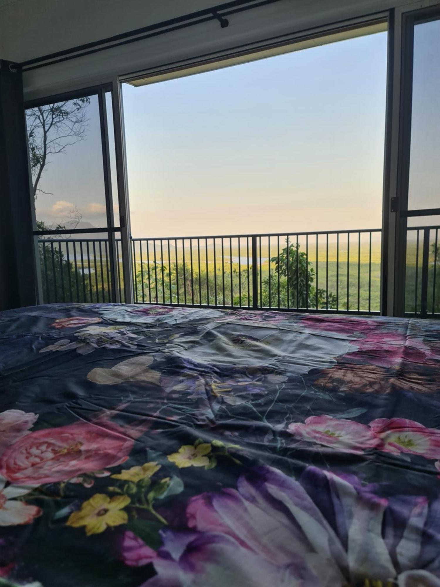 Vista Hinchinbrook Aparthotel Cardwell Ngoại thất bức ảnh